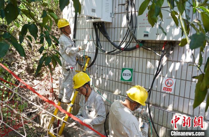 国网重庆电力开通办电绿色通道 保障全市抗旱用电