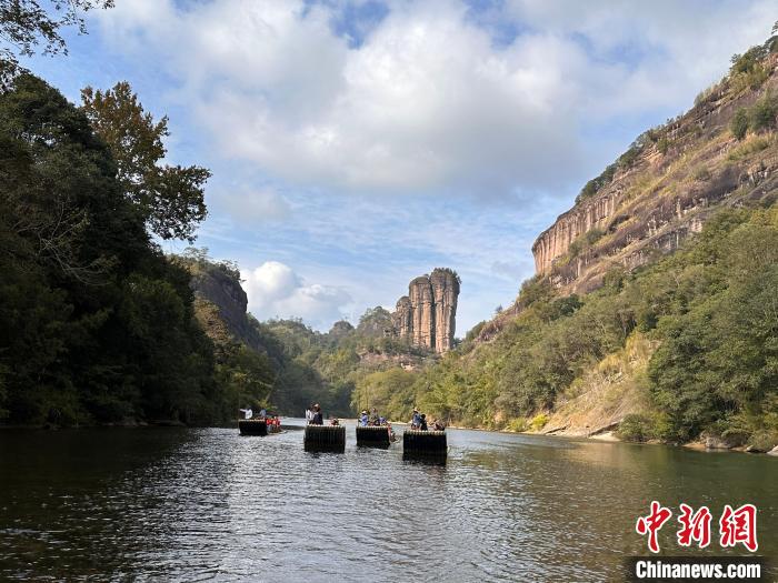 福建武夷山春节假期“文旅热”持续升温 前三日旅游总收入超5亿元
